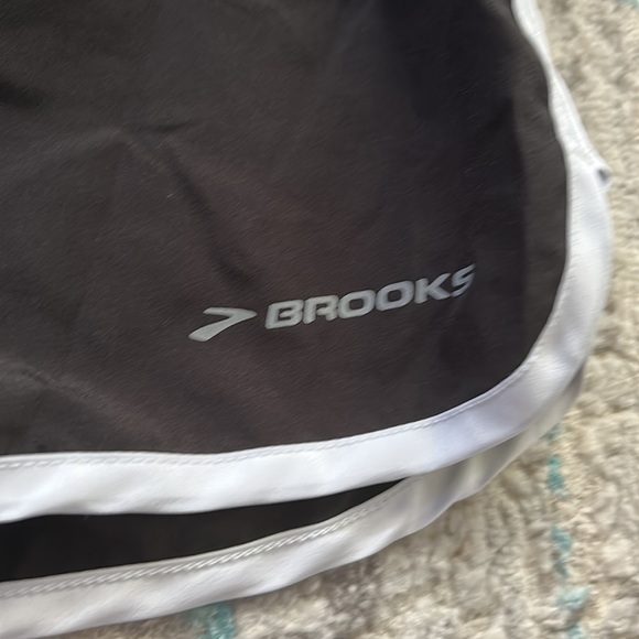 Brooks Athletic Shorts - Picture 2 of 5